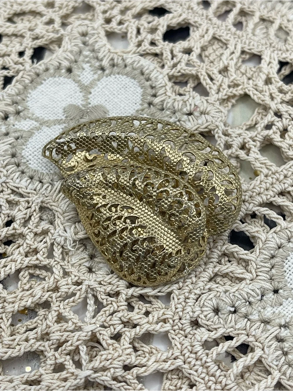 Gold Filigree Leaf brooch - Women‎ Jewelry